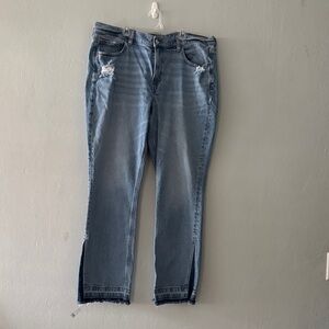 90’s Low-Rise Skinny Kick American Eagle Outfitters Light Blue Distressed Jeans
